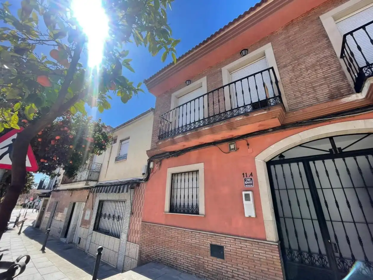 Vista exterior de Casa o xalet en venda en Linares