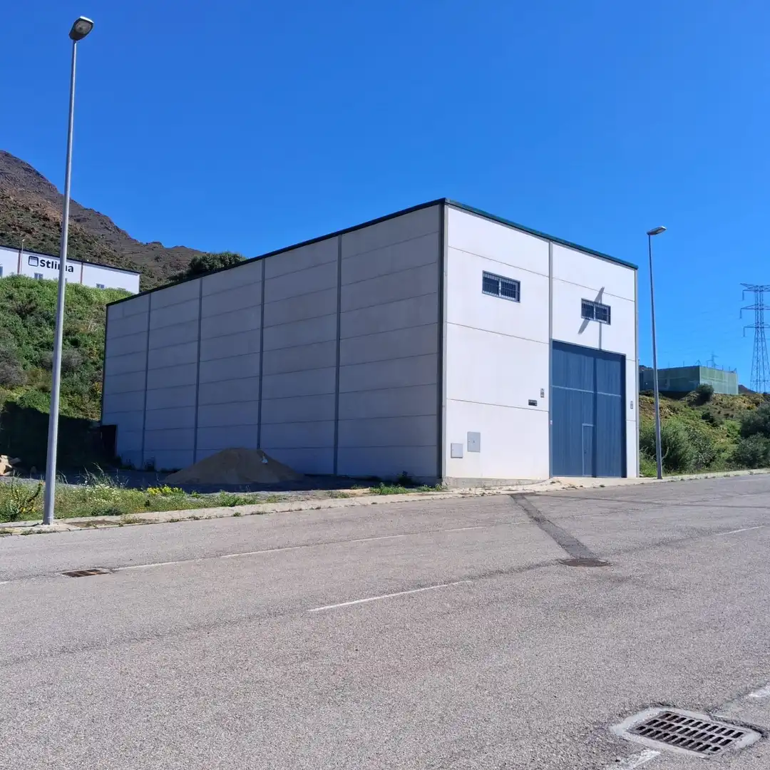 Außenansicht von Fabrik Grundstücke zum Verkauf in Casares