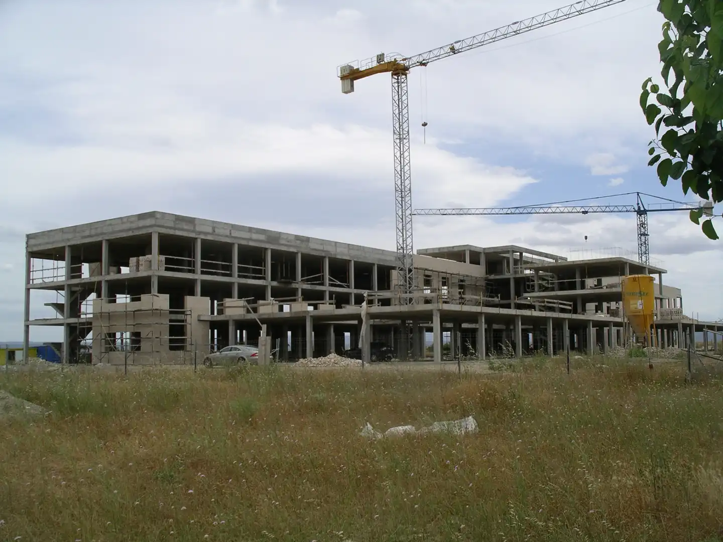 Vista exterior de Edificio en venta en Sidamon