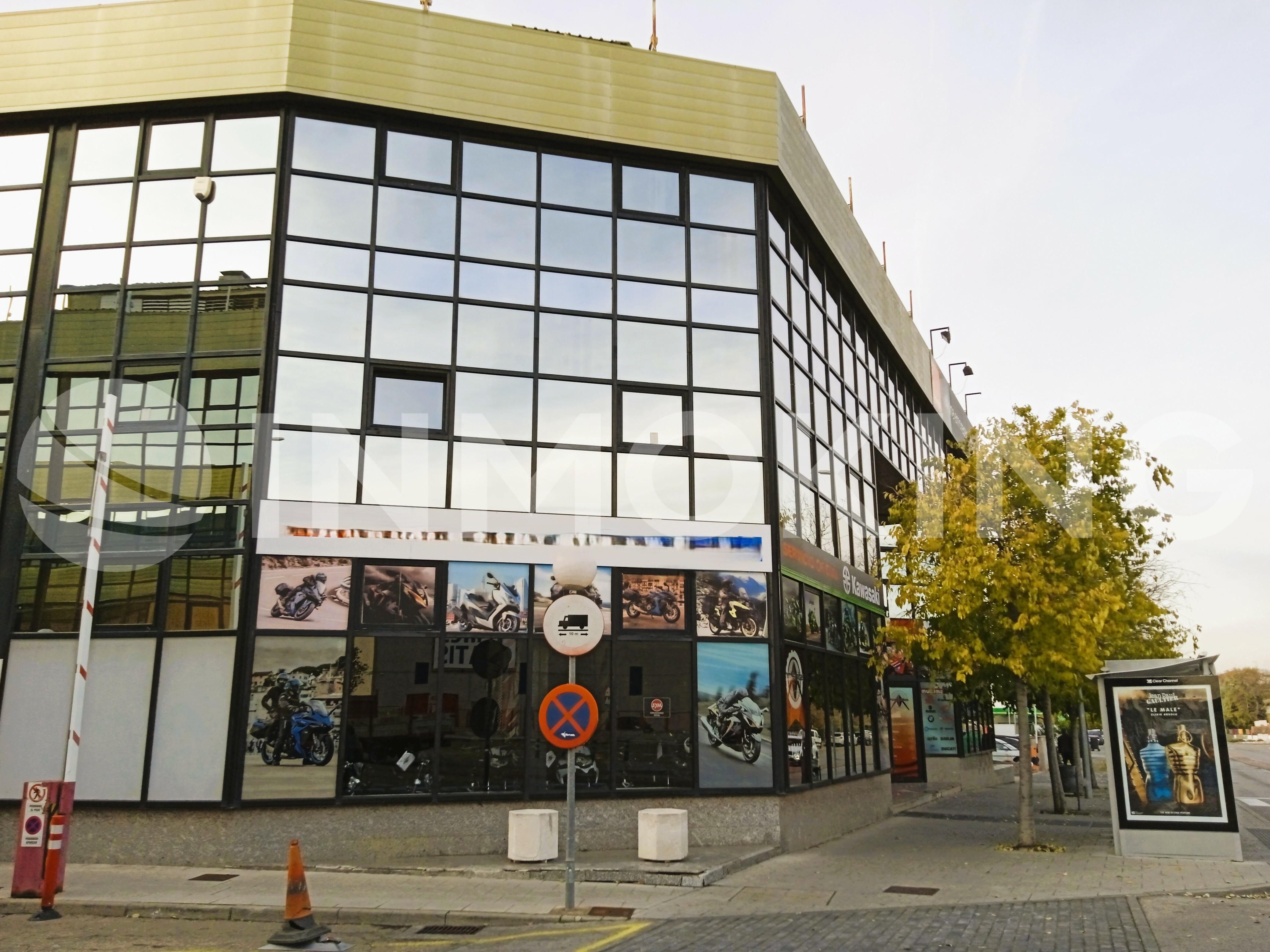 Vista exterior de Edifici en venda en Coslada