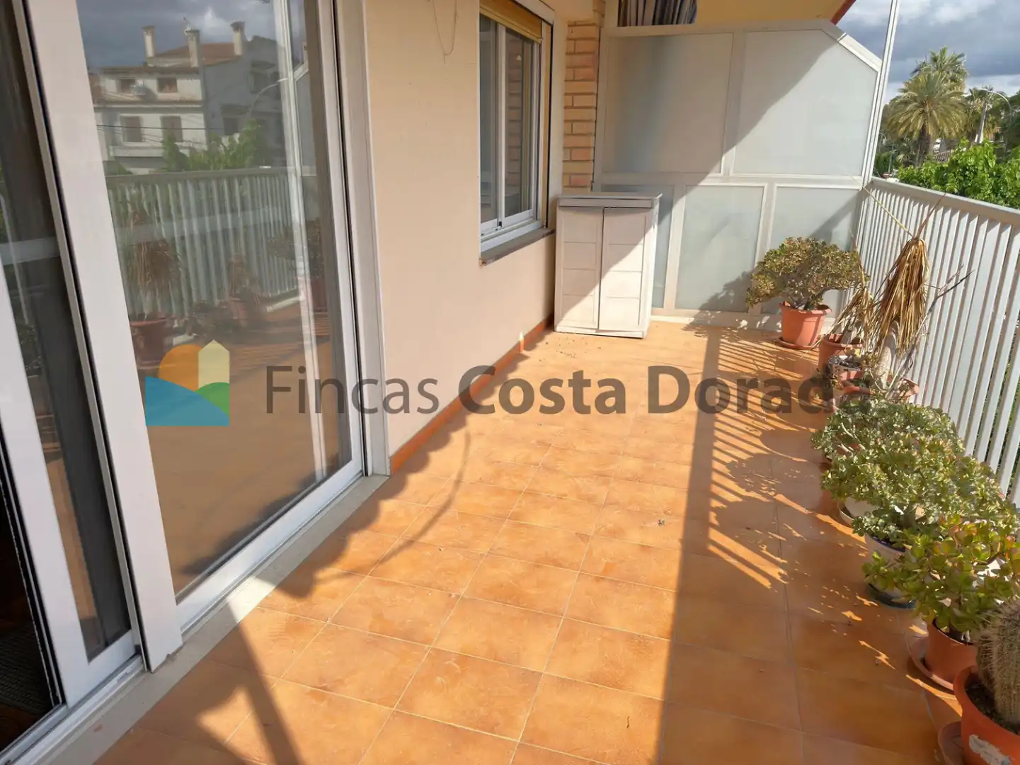 Terrasse von Wohnung zum Verkauf in Cubelles mit Klimaanlage, Terrasse und Möbliert