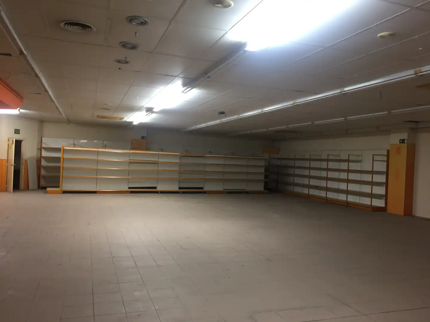 Local comercial de lloguer a Carrer Doctor Fleming
