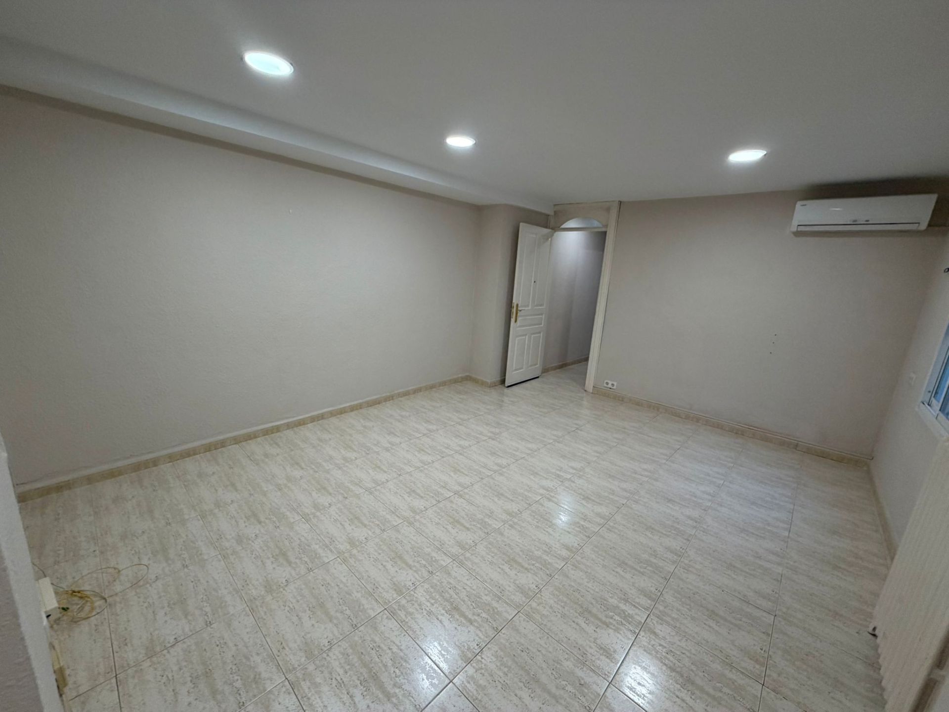 Flat for sale in  Zaragoza Capital  with Air Conditioner, Heating and Balcony