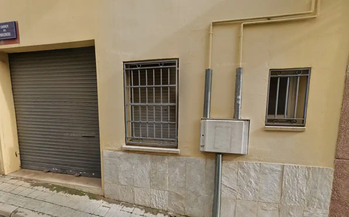 Vista exterior de Local en venta en Terrassa