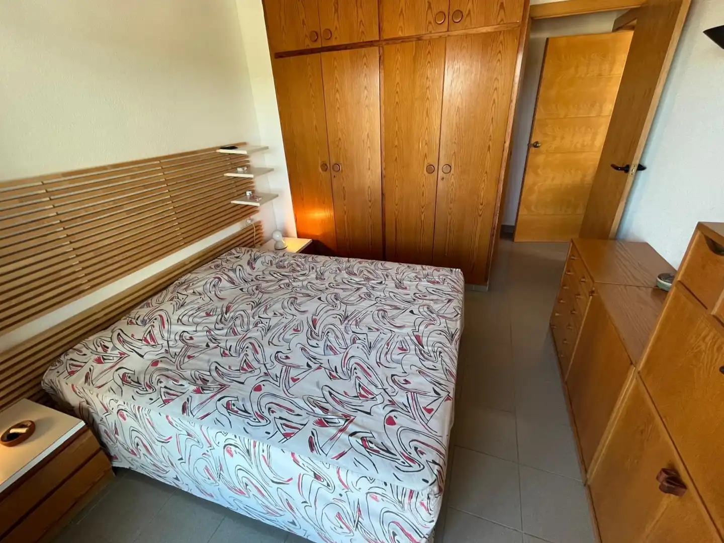 Schlafzimmer von Dachboden zum Verkauf in Palamós mit Terrasse und Möbliert