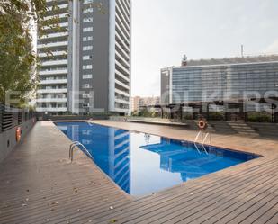 Piscina de Apartament de lloguer en  Barcelona Capital amb Aire condicionat, Calefacció i Parquet