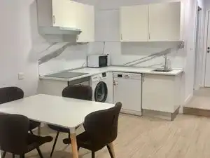 Cuina de Apartament de lloguer en Valladolid amb Calefacció, Forn i Rentadora