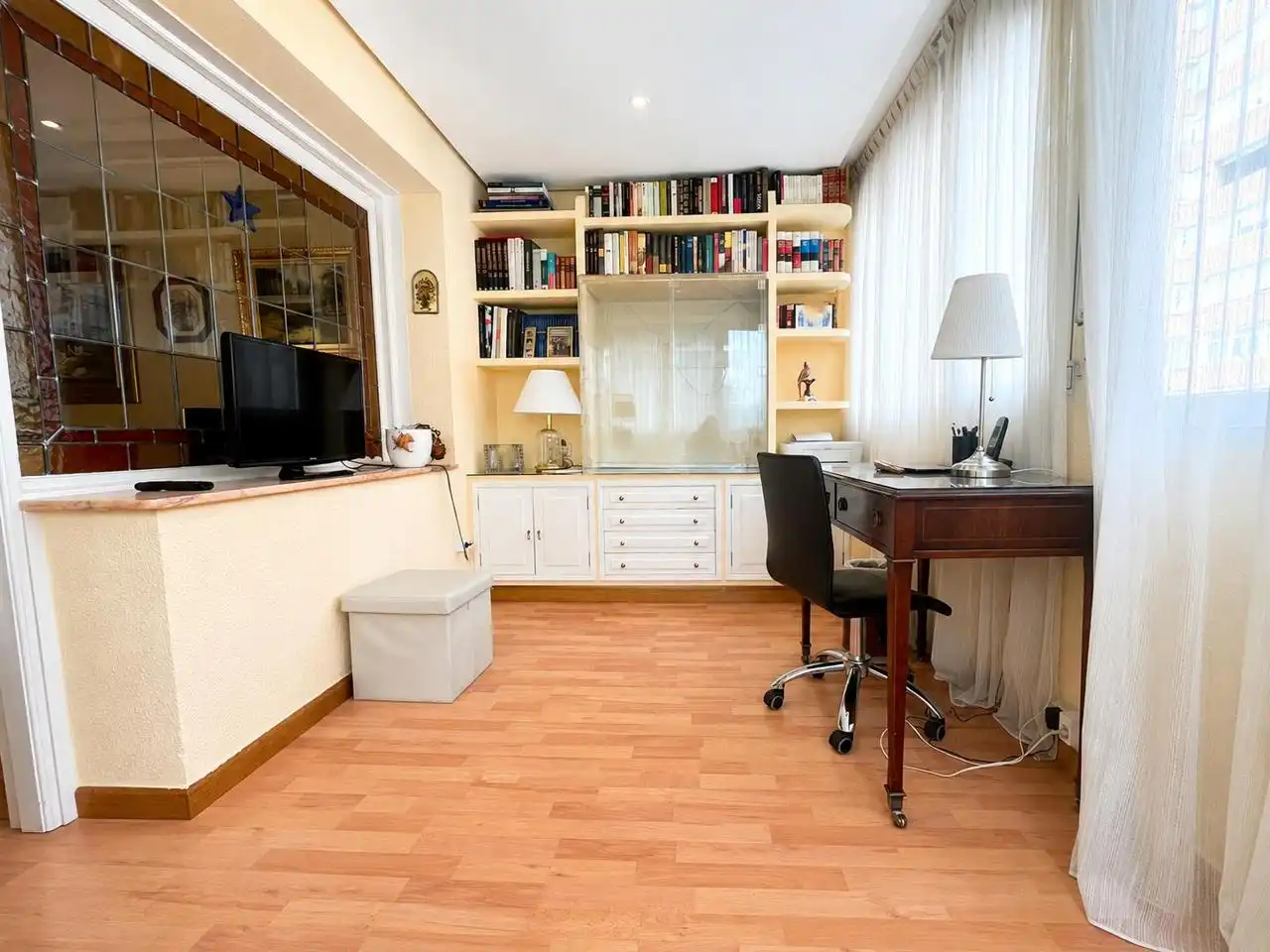 Sala de estar de Piso en venta en Madrid con Calefacción, Jardín privado y Parquet