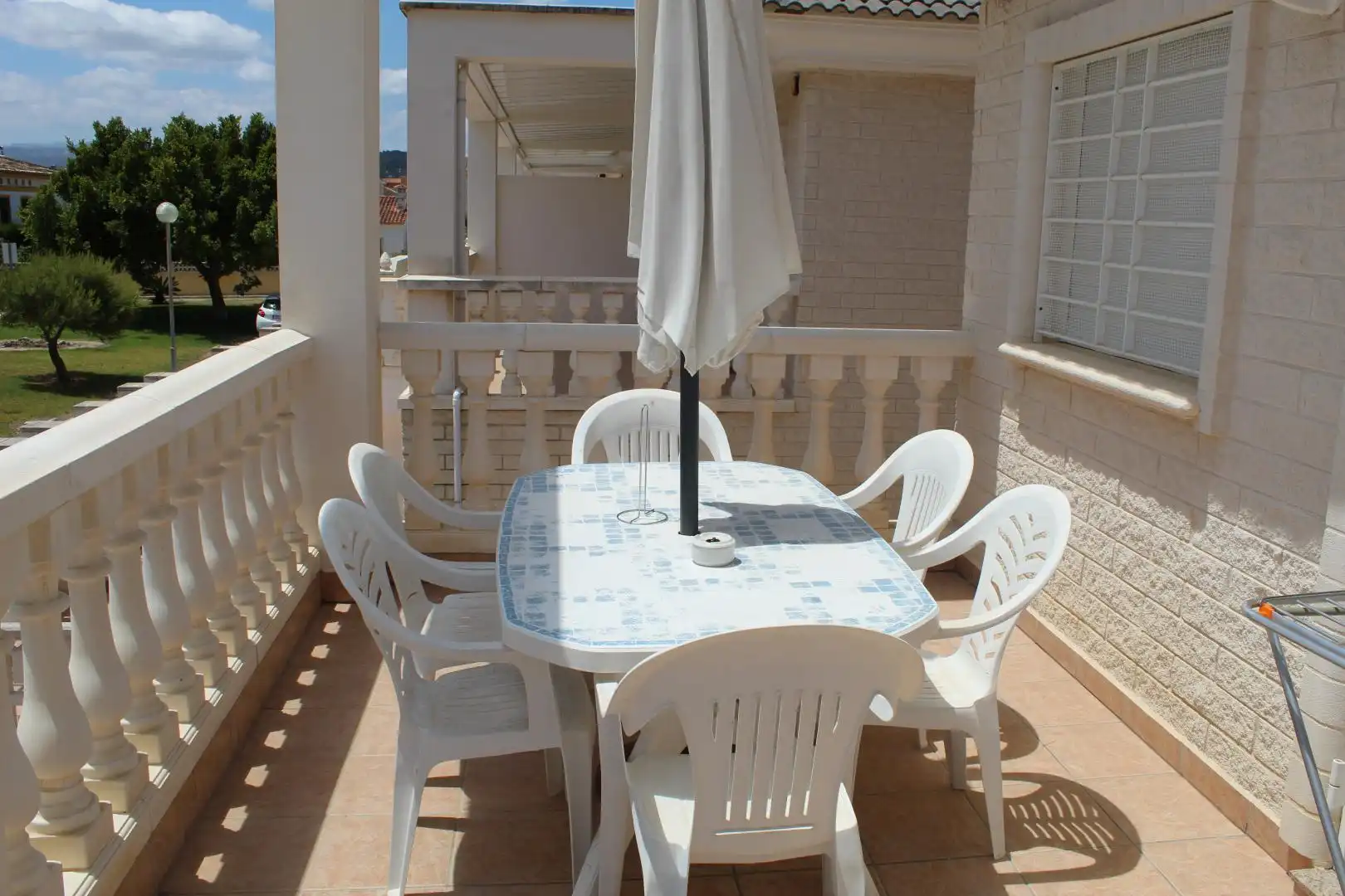 Terrasse von Maisonette zur Miete in Oliva mit Klimaanlage, Terrasse und Möbliert