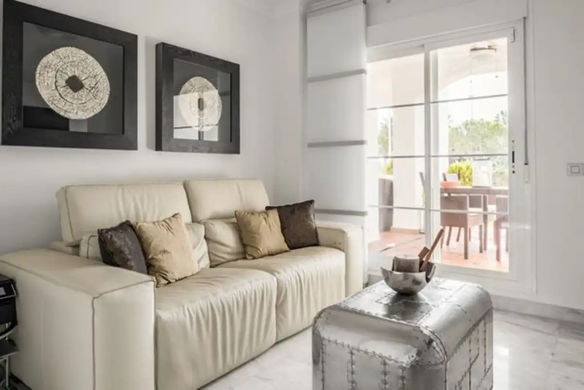 Sala de estar de Apartamento de alquiler en Marbella con Aire acondicionado, Terraza y Amueblado