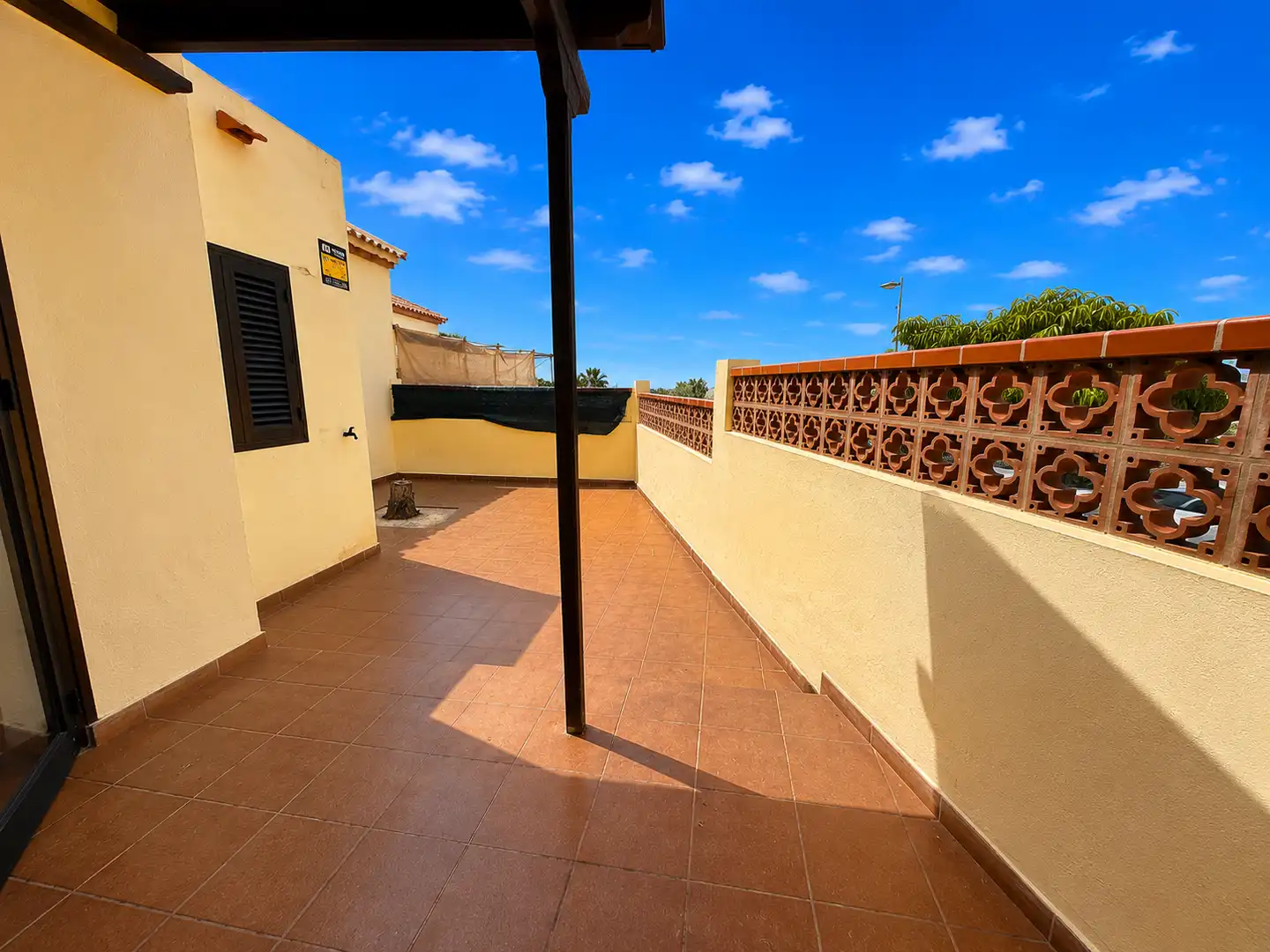 Terrasse von Wohnung zum Verkauf in Antigua mit Privatgarten, Terrasse und Alarm