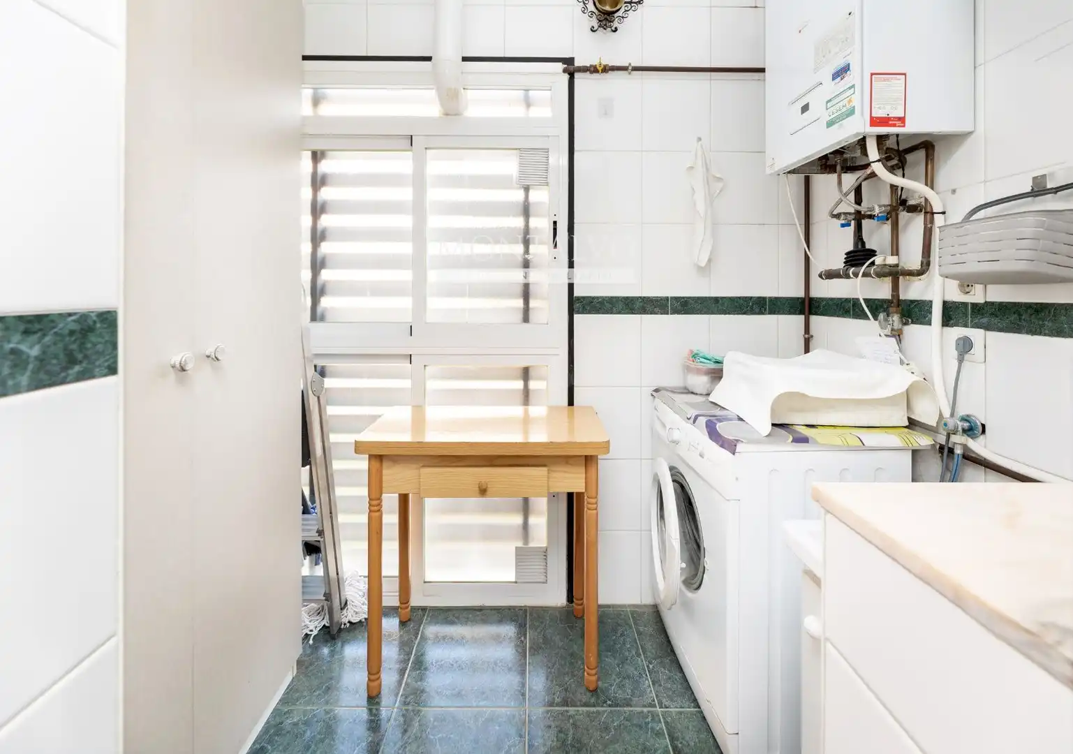 Kitchen of Flat for rent in Granada  with Heating, Terrace and Furnished