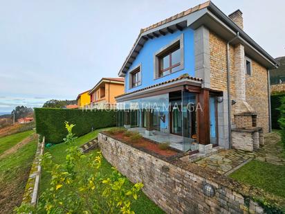 Außenansicht von Haus oder Chalet zum verkauf in Caravia mit Terrasse