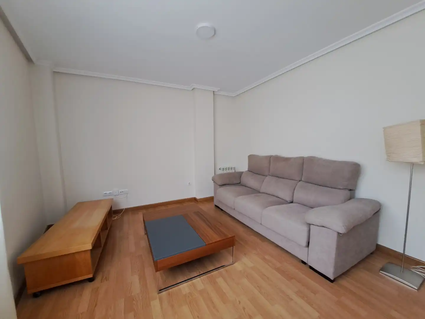 Sala de estar de Apartamento de alquiler en San Andrés del Rabanedo con Calefacción, Parquet y Trastero