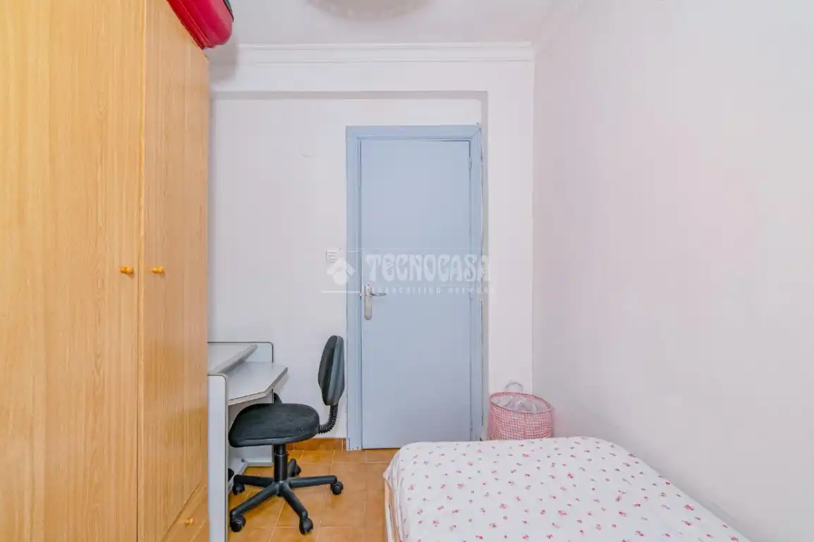 Habitación de Piso en venta en Granada con Aire acondicionado y Balcón