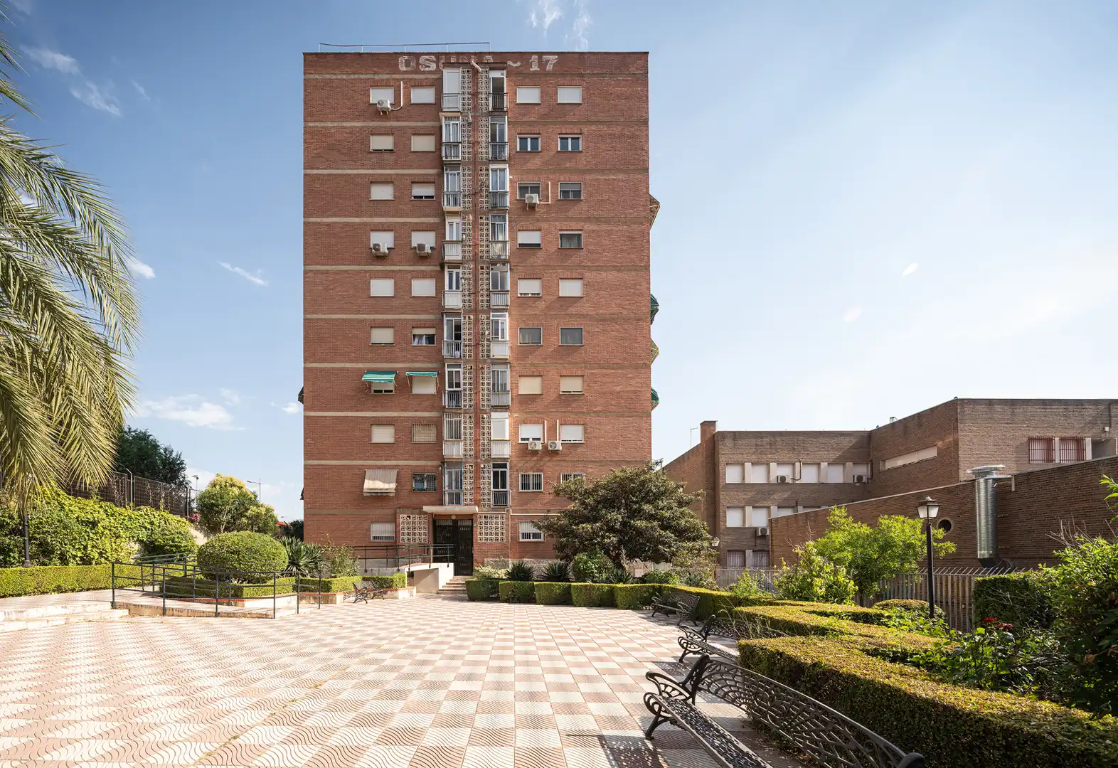 Exterior view of Flat for sale in Granada  with Air Conditioner, Parquet flooring and Terrace