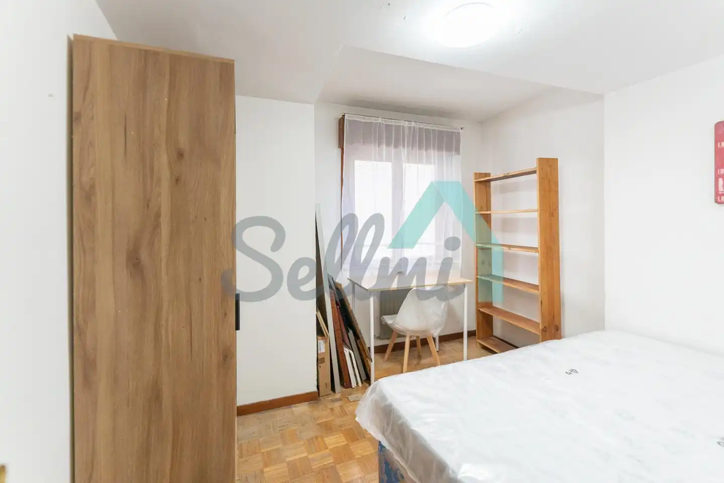 Bedroom of Flat for rent in Oviedo   with Heating, Parquet flooring and Furnished
