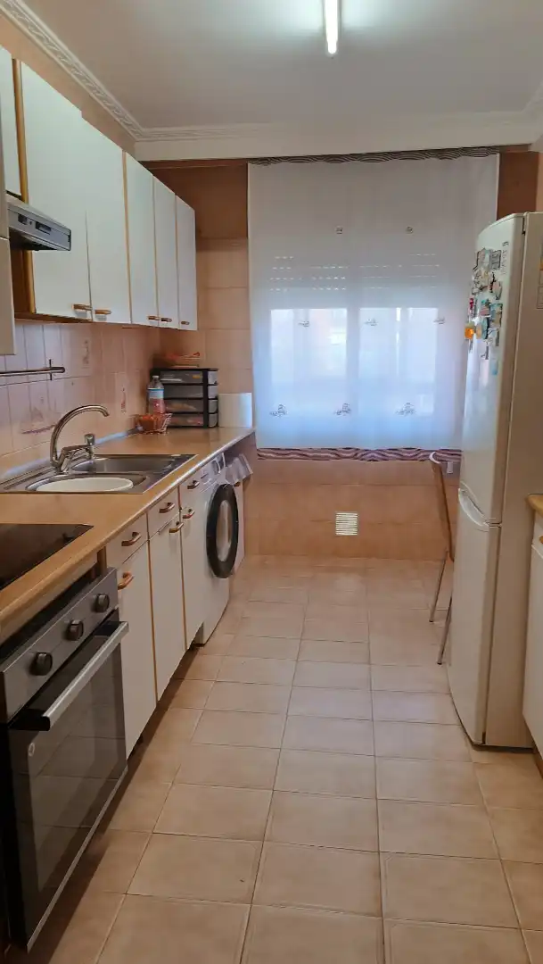 Küche von Wohnung zum Verkauf in Velilla de San Antonio mit Heizung, Abstellraum und Ofen