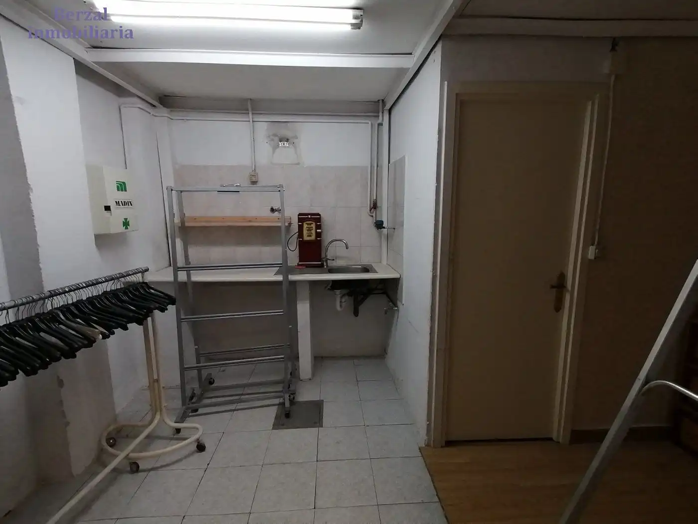 Local comercial de lloguer a Calle Gonzalo Berceo, imagen 6