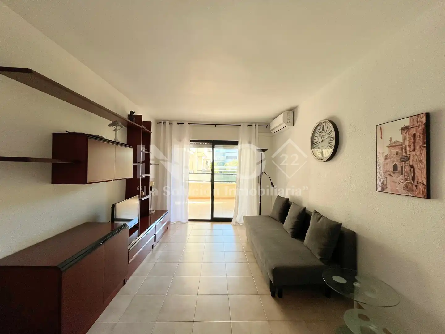 Sala d'estar de Apartament en venda en Cambrils amb Aire condicionat, Terrassa i Moblat