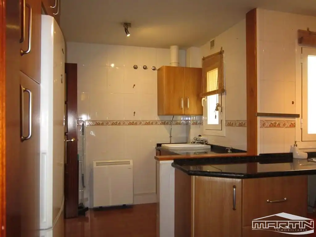 Cuina de Pis de lloguer en Lucena amb Aire condicionat, Terrassa i Moblat