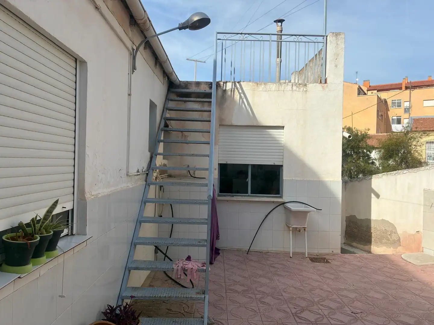 Vista exterior de Casa o xalet en venda en Murcia amb Jardí privat, Terrassa i Traster