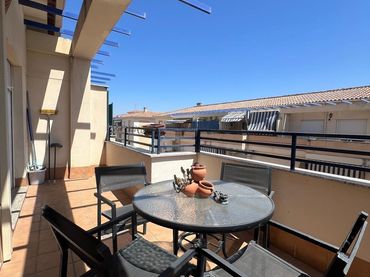 Flat with pool to rent in Calle Francisco de Orellana 2