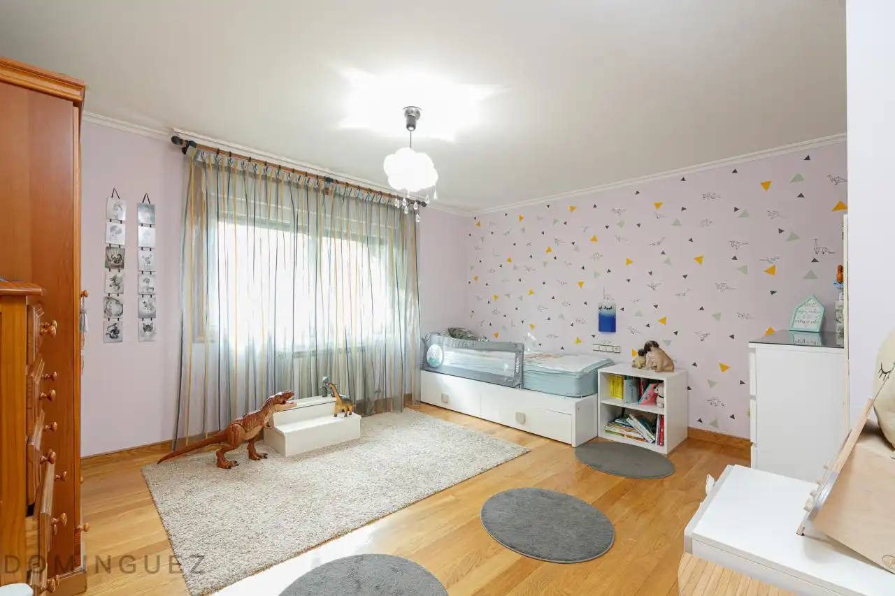 Habitación de Casa o chalet en venta en Vigo  con Calefacción, Jardín privado y Parquet