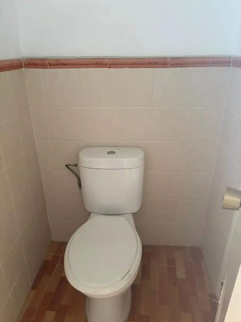 Bathroom of Commercial properties for rent in Castilleja de la Cuesta