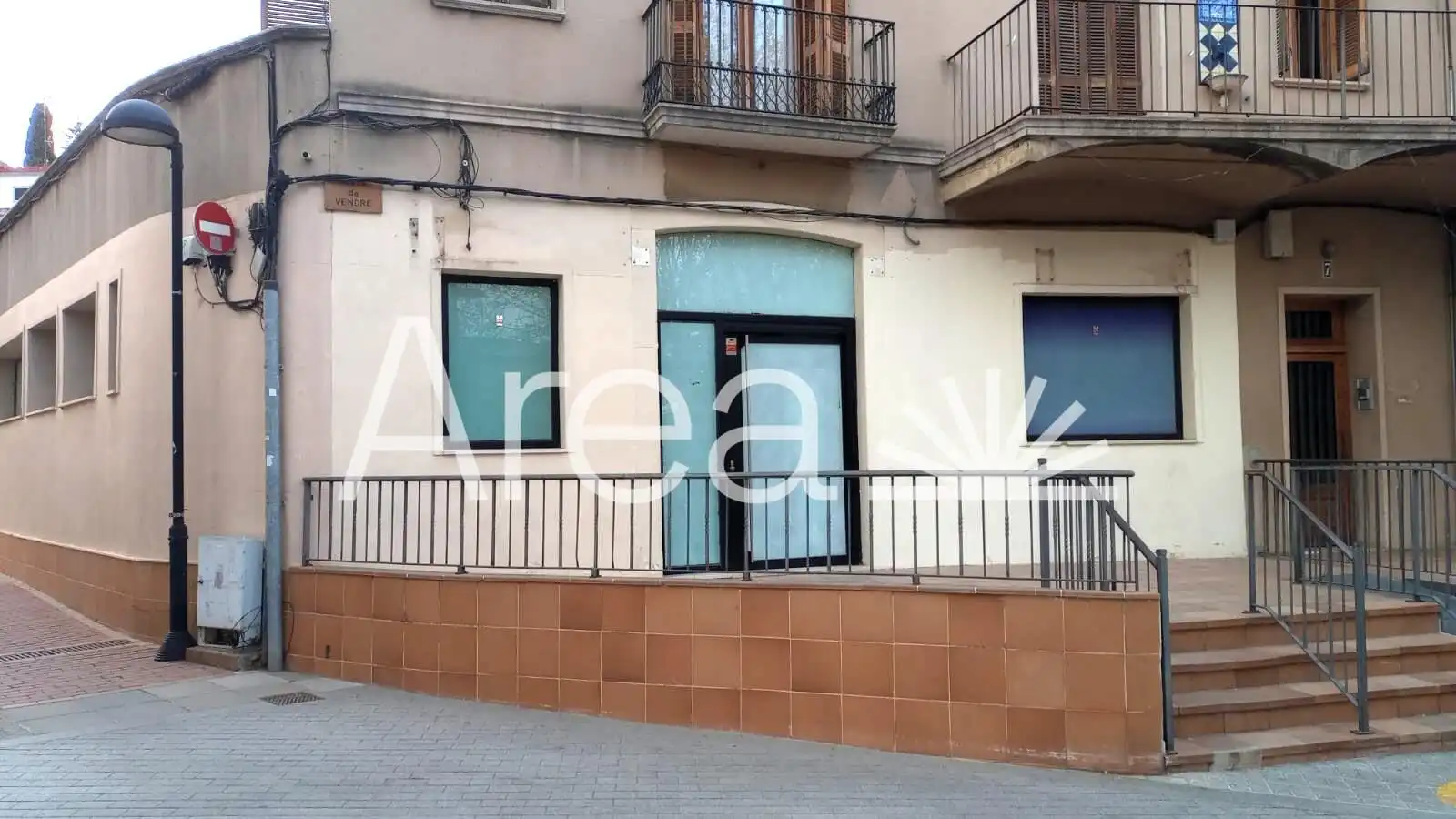 Local comercial en venda a VENDRE, DE 7