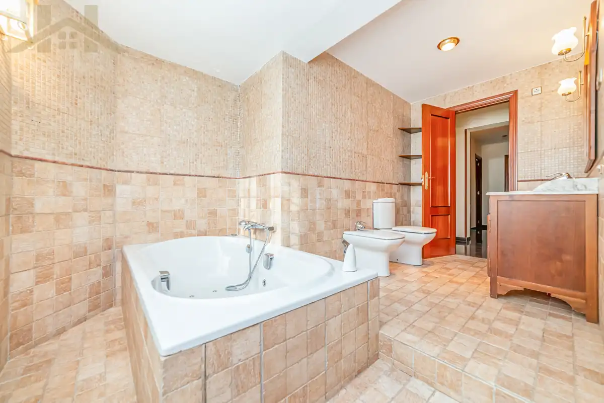 Houses for rent in Calle Cedros, Zona Monte El Pilar