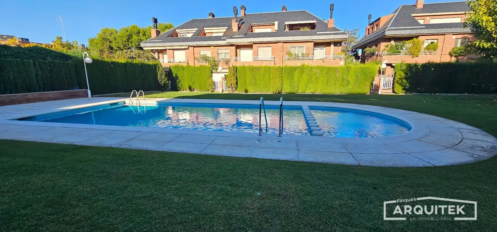 Piscina de Casa adosada en venta en Lleida con Aire acondicionado y Jardín privado