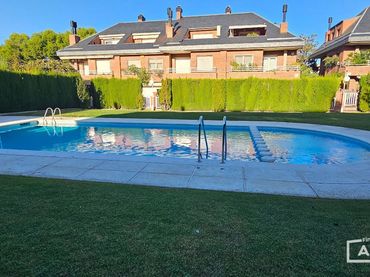 Terraced house with garden for sale in Joc de la Bola - Camps d'Esports