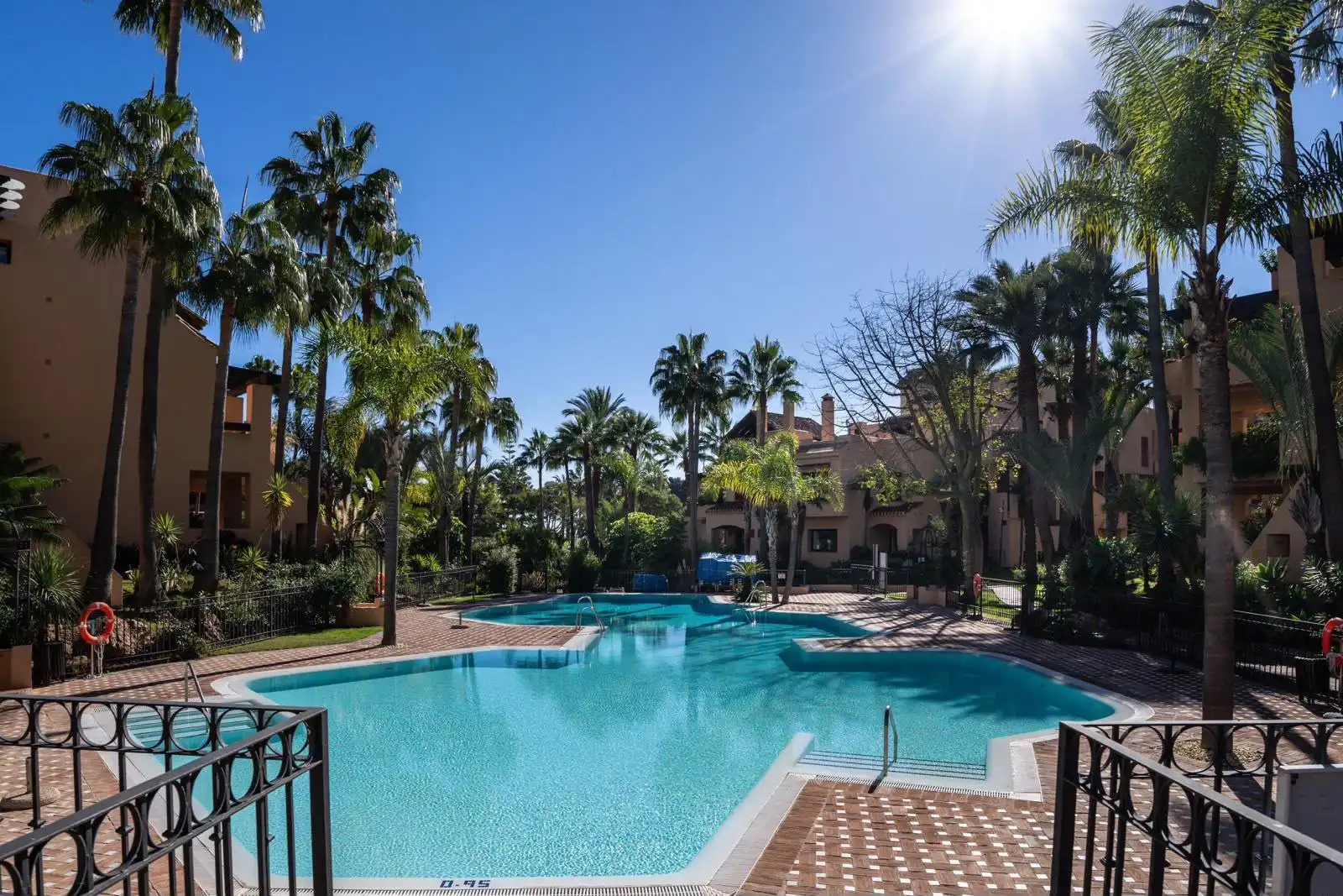 Swimming pool of Ground floor for rent in Marbella  with Air Conditioner, Terrace and Swimming Pool