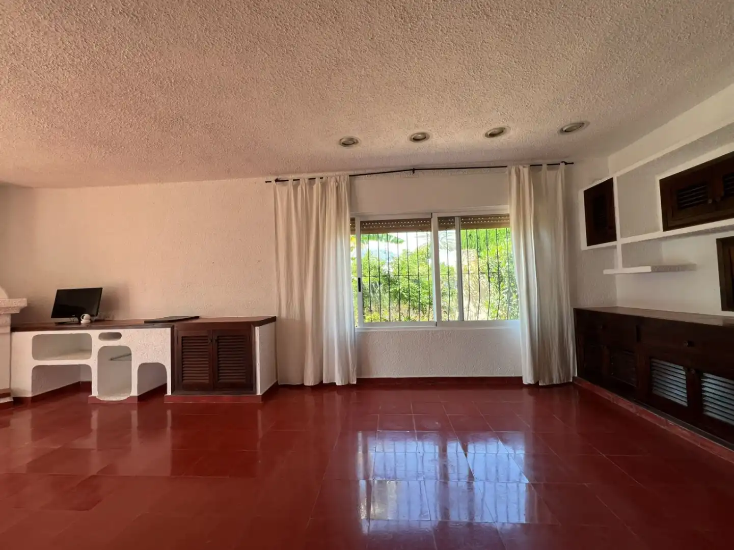 Sala d'estar de Casa o xalet en venda en Pedreguer amb Jardí privat, Terrassa i Piscina