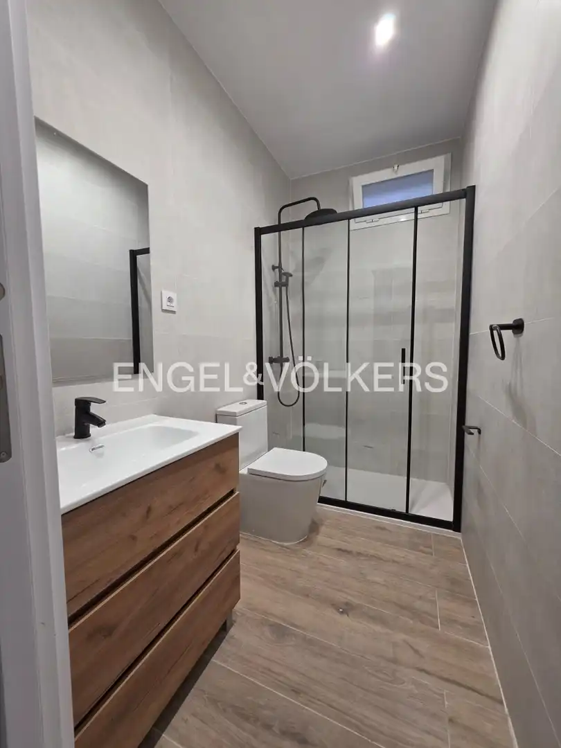 Bathroom of Flat for sale in Madrid  with Heating