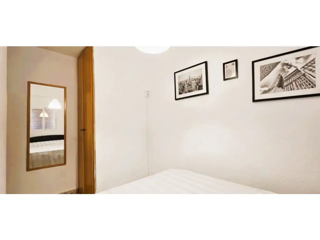 Habitación de Piso en venta en Calles con Aire acondicionado, Balcón y Internet