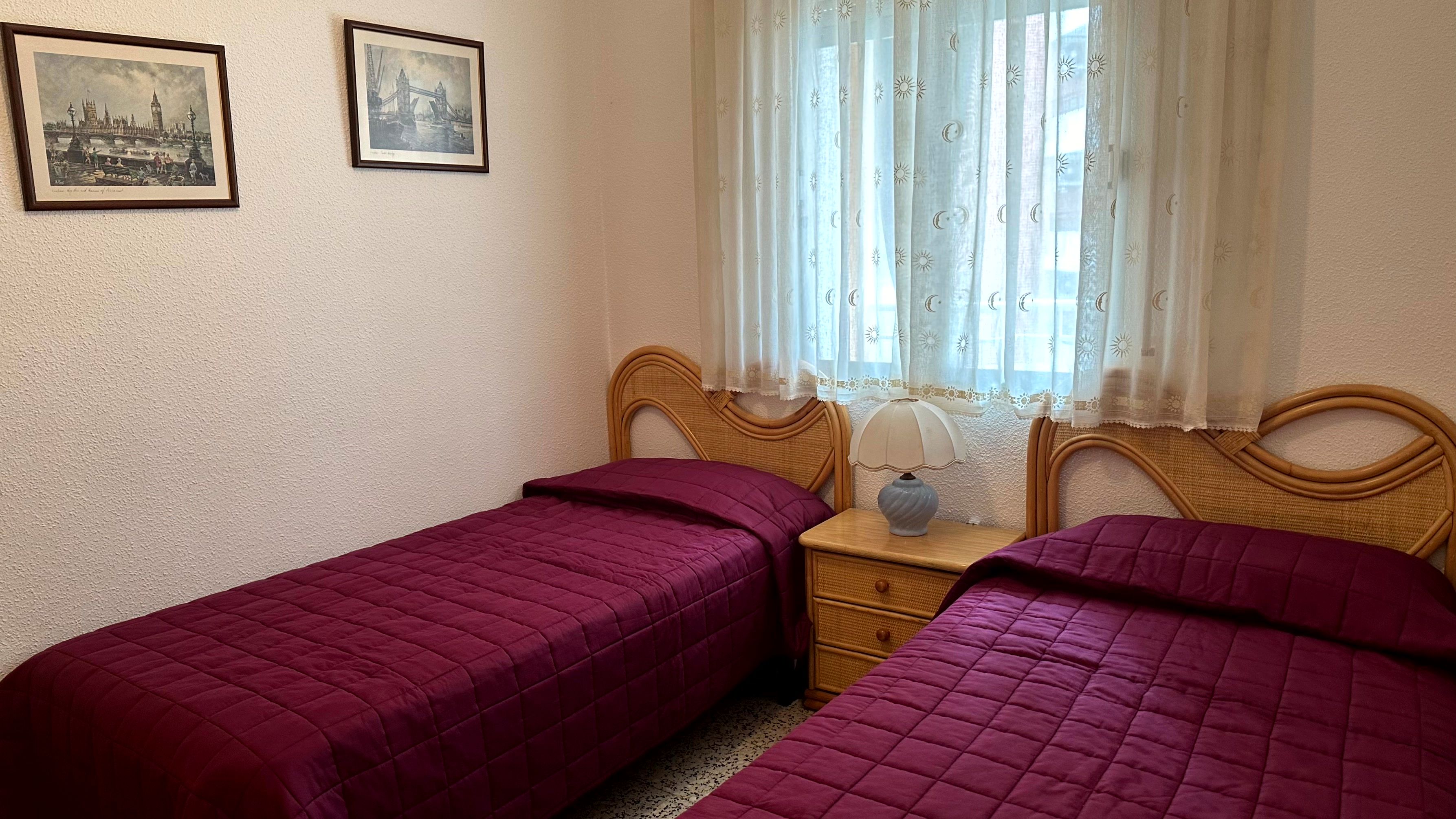 Dormitori de Apartament en venda en Gandia amb Aire condicionat, Terrassa i Moblat