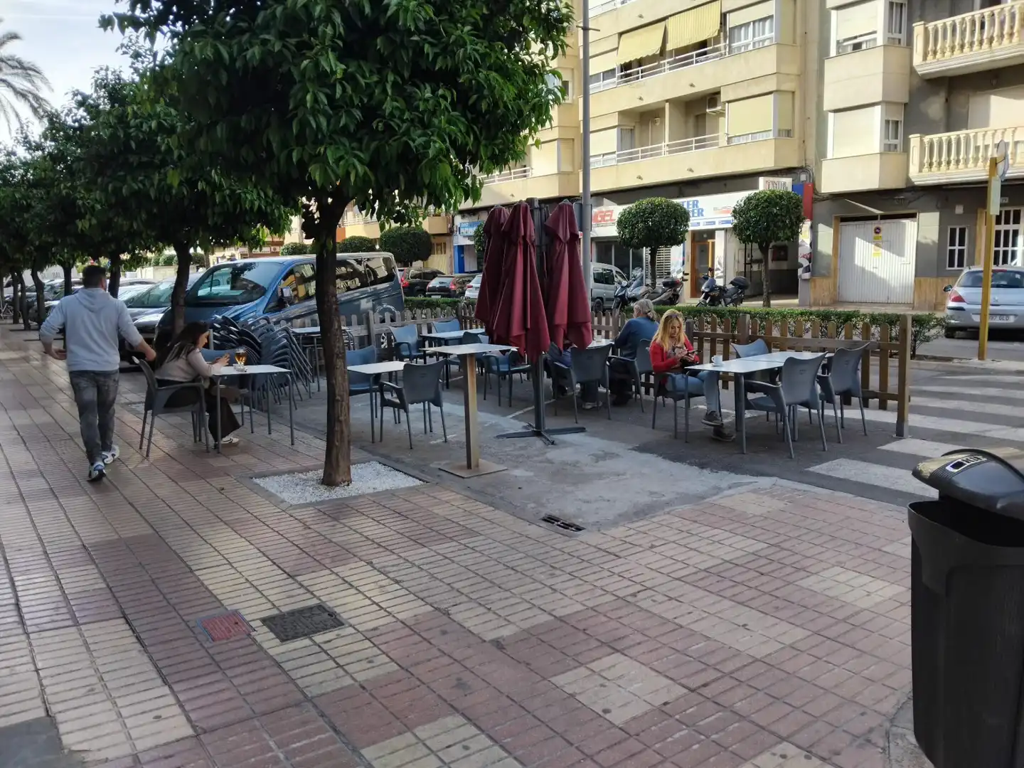 Geschaftsraum zum Verkauf in Carcaixent mit Klimaanlage, Heizung und Terrasse