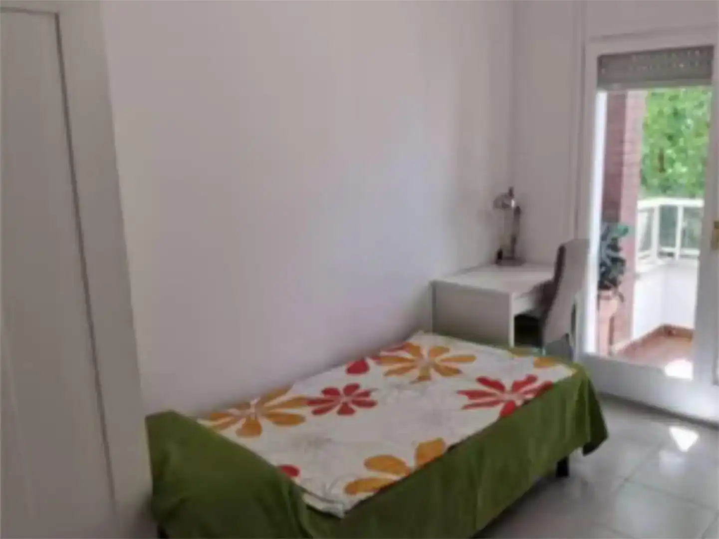 Habitación de Casa adosada en venta en Terrassa con Aire acondicionado