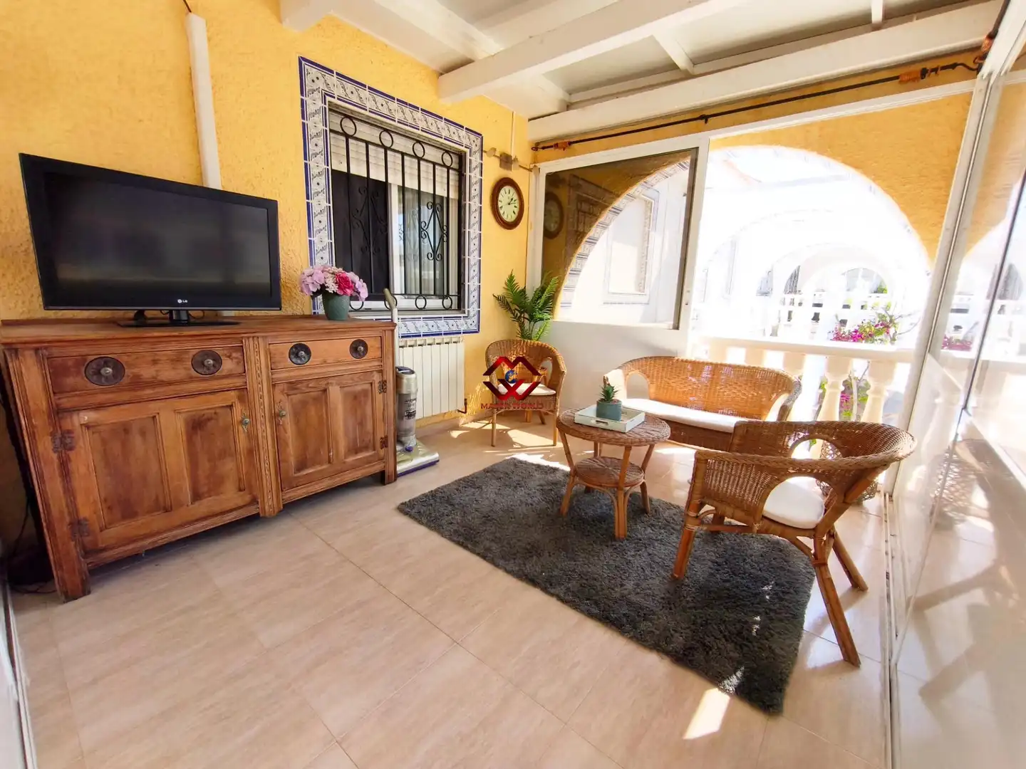 Sala d'estar de Casa adosada en venda en Mazarrón amb Aire condicionat, Calefacció i Jardí privat
