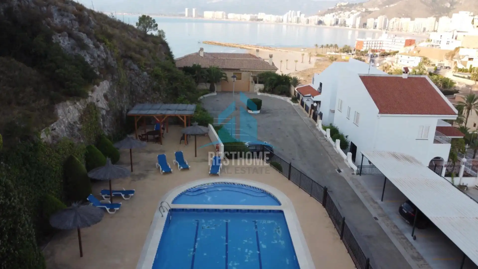 Swimming pool of Houses for sale in Cullera  with Air Conditioner, Terrace and Jacuzzi