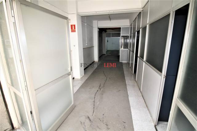 Local comercial en Venta en Barcelona - Calle de Trinxant en El Camp de l'Arpa del Clot
