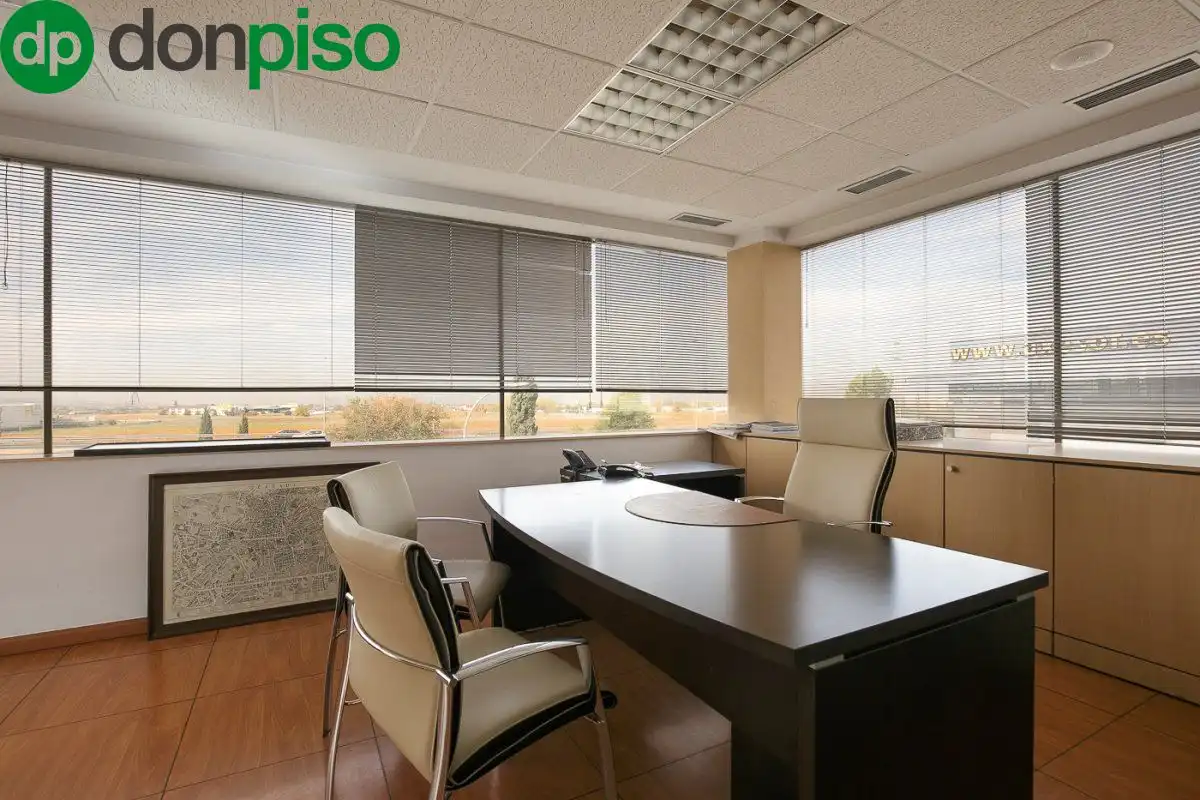 Edificio en venta en Calle FERNANDO DE LOS RIOS, Campus de la Salud