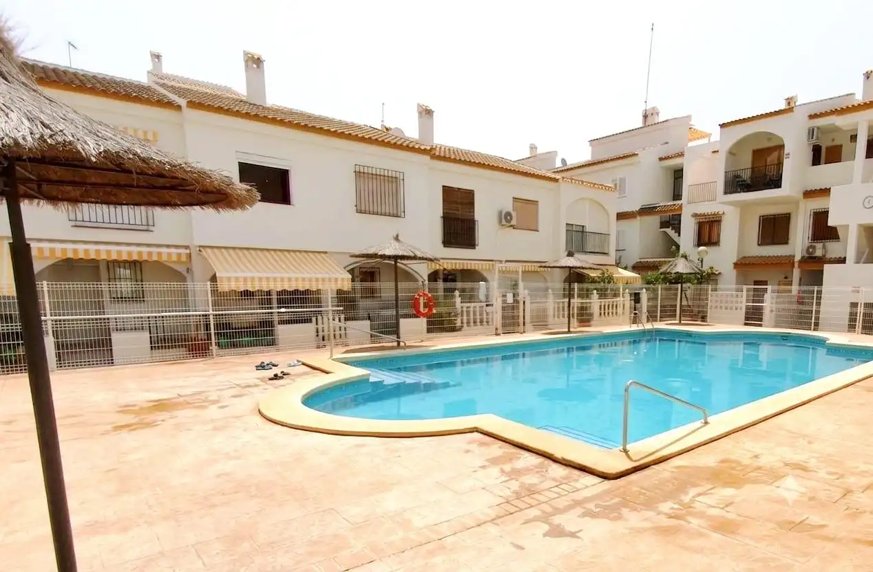 Apartment mit Pool zum Verkauf in CALLE PANTANO DE PUENTES