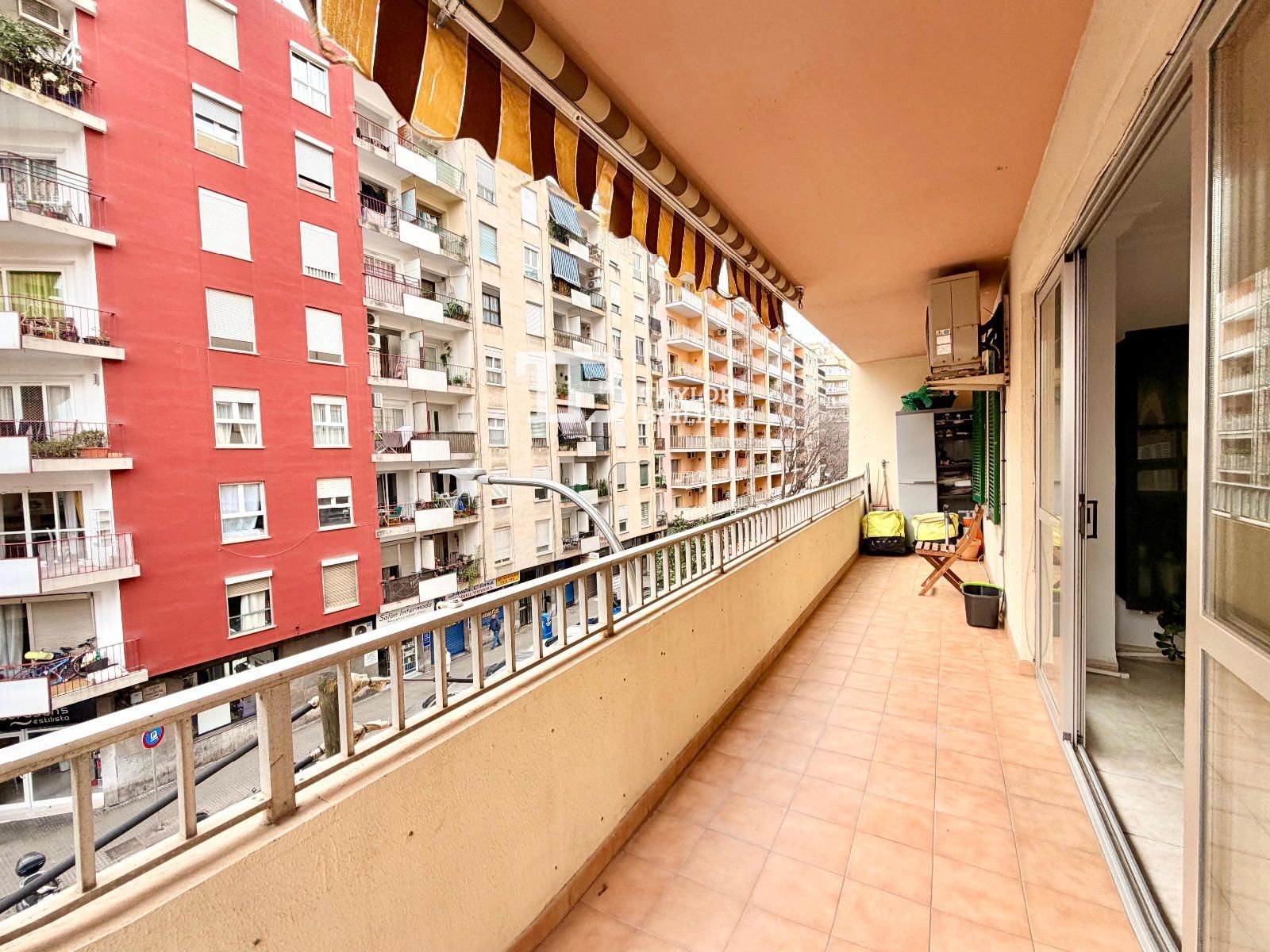 Exterior view of Flat for sale in  Palma de Mallorca  with Air Conditioner, Heating and Terrace