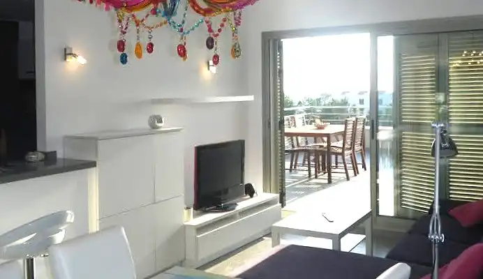 Wohnzimmer von Wohnung zur Miete in Sant Josep de sa Talaia mit Klimaanlage, Heizung und Privatgarten