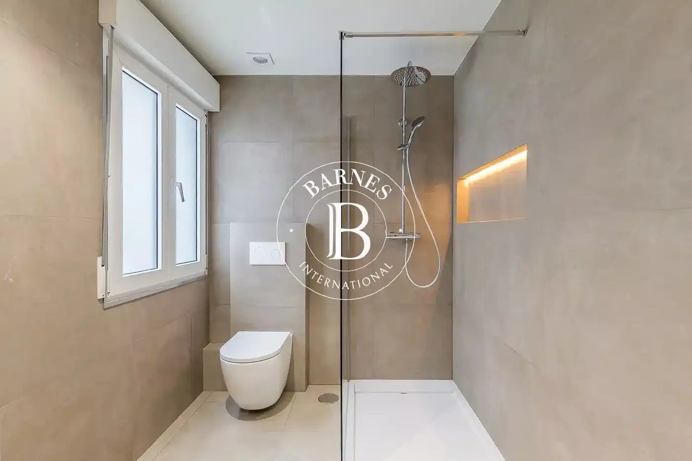 Bathroom of Flat for sale in Madrid  with Air Conditioner, Heating and Furnished