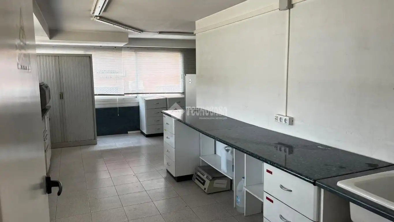 Local comercial en venda a Centre - Eixample – Can Llobet, imagen 14