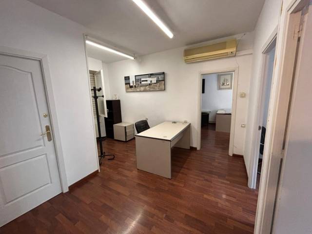 Oficina en Alquiler en Carrer d'Hipòlit Lázaro en El Camp d'en Grassot i Gràcia Nova